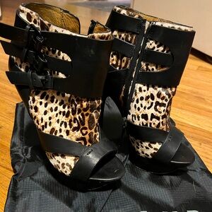 L.A.M.B. booties 5.5